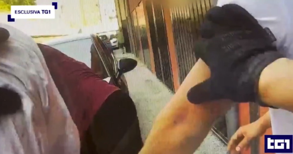 il nuovo video sull arresto di fakir cos236 gli agenti hanno evitato la rissa da Iltempo.it il nuovo video sull arresto di fakir cos236 gli agenti hanno evitato la rissa