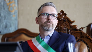 Lepore come un piromane: un sindaco guidato dal settarismo