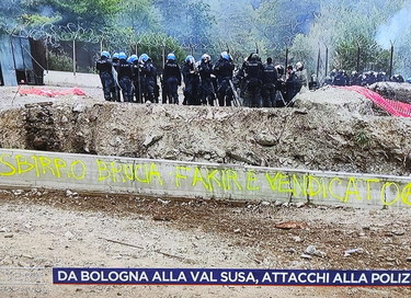Guerriglia in Val di Susa. La regia unica della violenza rossa da Fakir ai NoTav