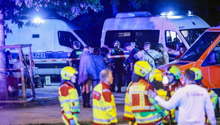 Attentato a Berlino, islamista investe la folla al Pride: un morto e 16 feriti. È caccia all'uomo