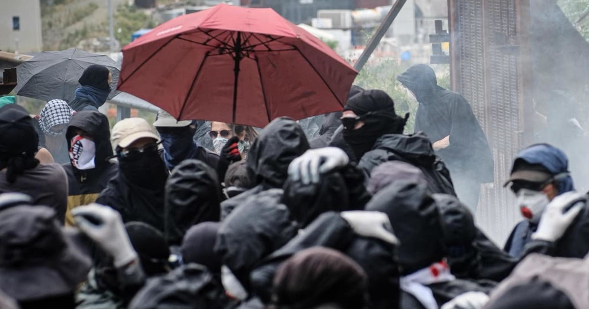 quasi tutti francesi i 700 black bloc il piano di guerra le armi e i segnali in codice da Iltempo.it quasi tutti francesi i 700 black bloc il piano di guerra le armi e i segnali in codice