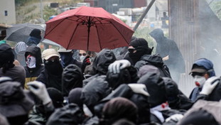 "Quasi tutti francesi" i 700 black bloc: piano di guerra, armi e segnali in codice