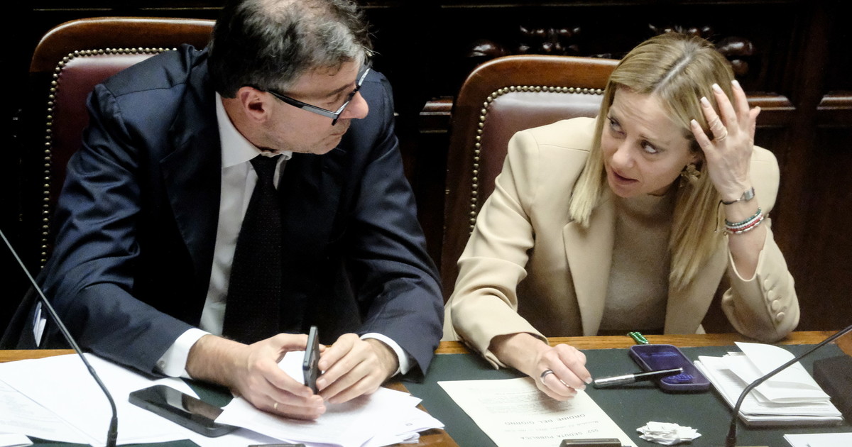 carburanti alle stelle meloni accelera sul decreto taglia prezzi poi le accise mobili da Iltempo.it carburanti alle stelle meloni accelera sul decreto taglia prezzi poi le accise mobili