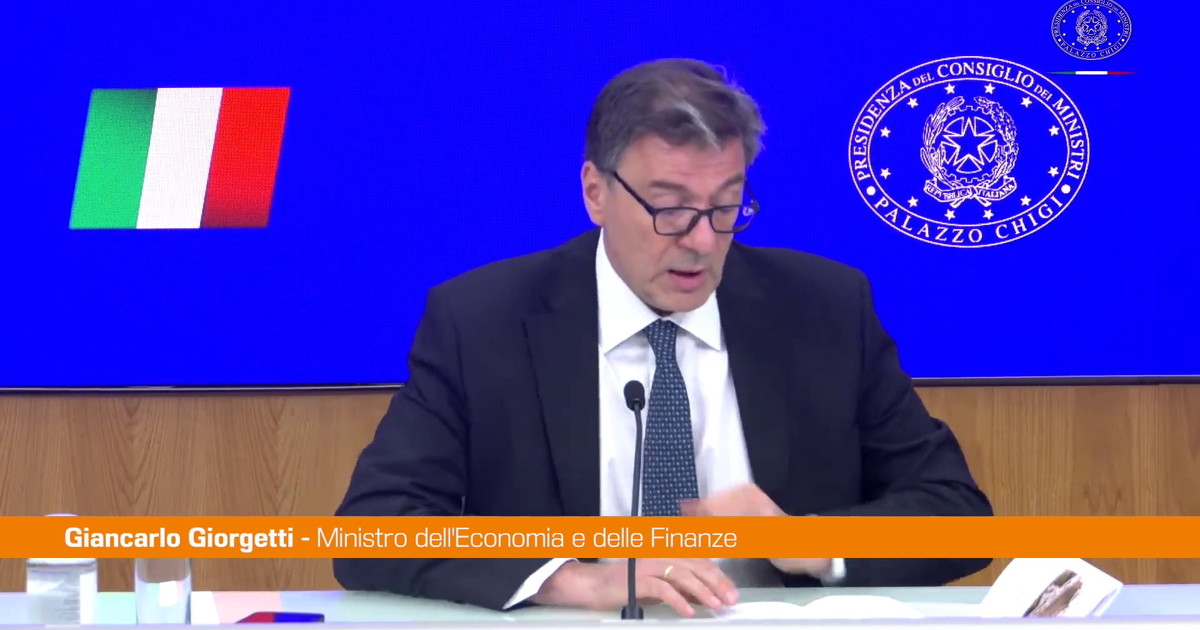 Giorgetti "Sconto solo sul gasolio di 17 centesimi fino al 6 agosto"