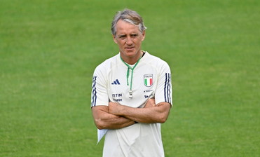Mancini nuovo ct. Malagò: Mi assumo la responsabilità, Ranieri direttore tecnico