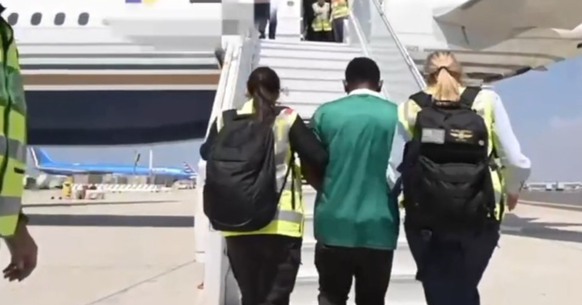 Contrasto all'immigrazione clandestina, espulsi 32 cittadini nigeriani