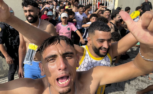 A Ceuta esplode il modello Sanchez. Meloni: pronti a sospendere Schengen con la Spagna
