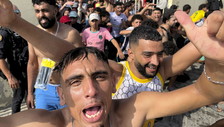 A Ceuta esplode il modello Sanchez. Meloni: pronti a sospendere Schengen con la Spagna