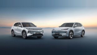 Geely spiega l'auto del 2026: perché oggi ibrido ed elettrico convengono rispetto alla benzina, dai costi reali alla tecnologia EM-i