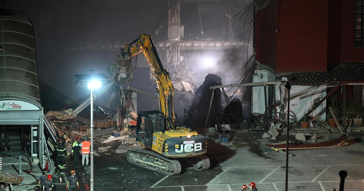 Messina, crollo crolla un edificio sulla Statale 114. Corpi fra le macerie
