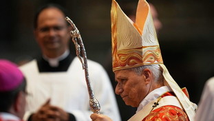 Leone promulga la nuova Costituzione vaticana: cancellata quella di Bergoglio