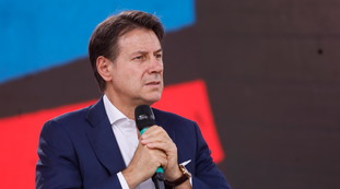 Conte, manie di protagonismo a 5 stelle: Io premier? Chiamo Putin per la svolta