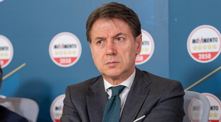 Domani è il giorno di Conte. Ma prima le dimissioni