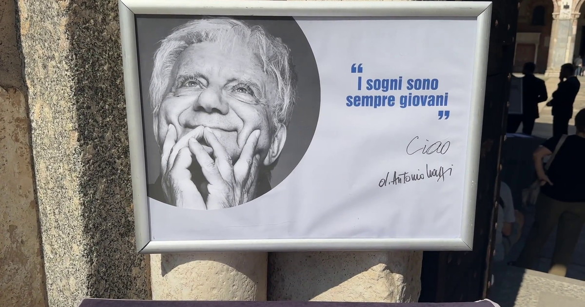 Don Mazzi, l'ultimo saluto a Milano sulle note di "Io vagabondo"