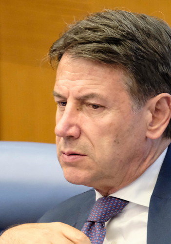 Conte si dimette: &egrave; solo l'ultima furbata. Data della Commissione da stabilire
