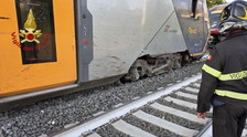 Mucche sui binari, treno deraglia a Roma nord. Paura per 450 passeggeri