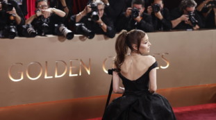 &ldquo;Troppa pressione mediatica&rdquo;. Ariana Grande annuncia una lunga pausa dopo il tour