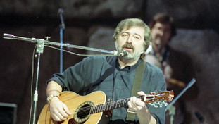 Addio al cantautore Francesco Guccini: Ha segnato intere generazioni