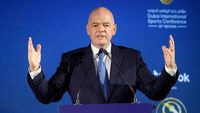 Calcio, il retroscena che rimette nei guai Infantino. Ecco l'accordo segreto tra FIFA e Superlega