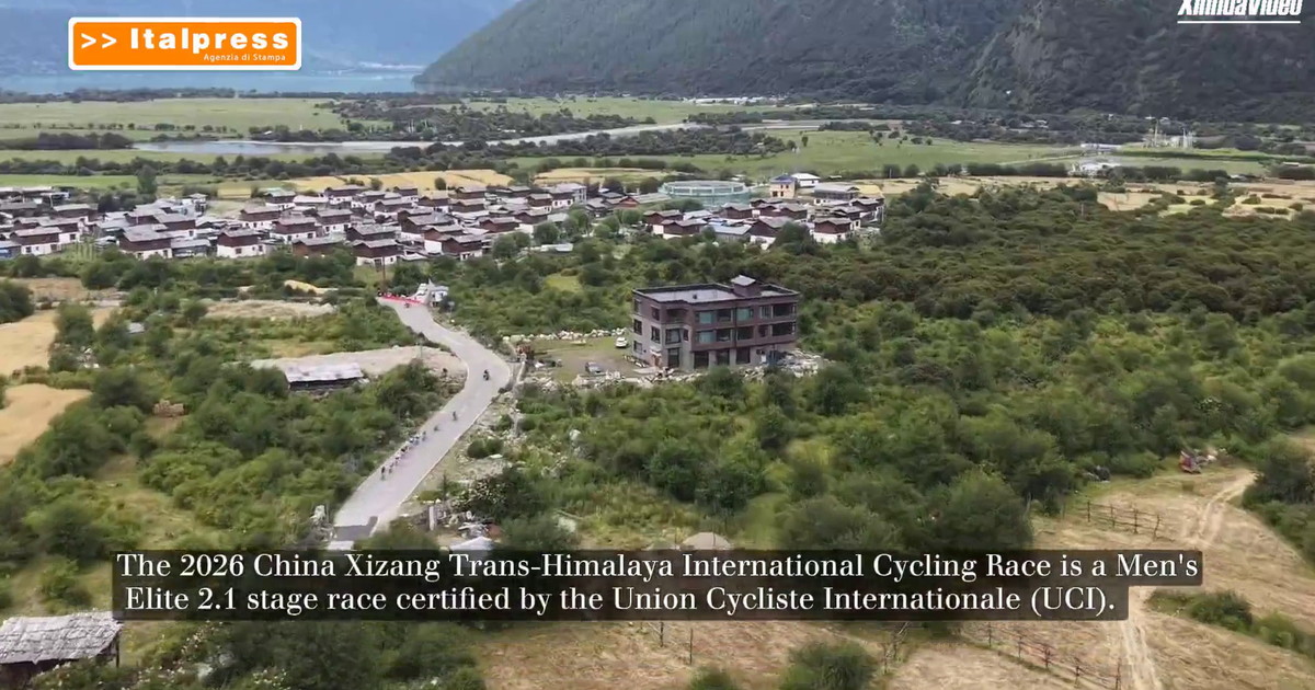 Cina, in bici sul tetto del mondo con la Trans-Himalaya Race