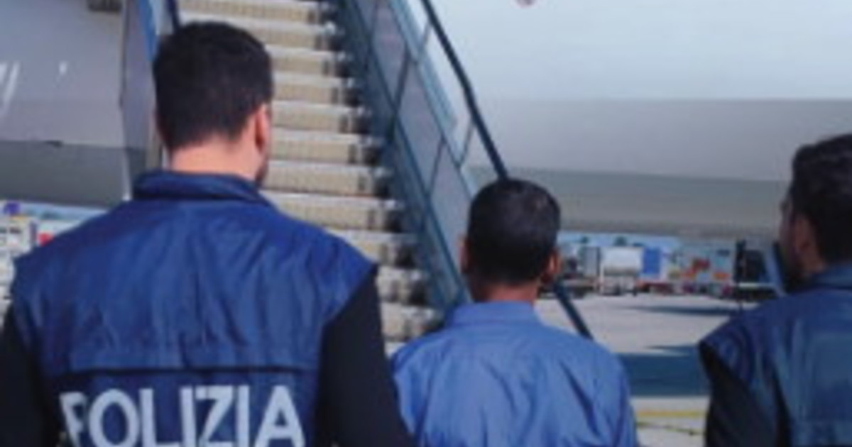 Rimpatri, i dati che smontano i teoremi. Piantedosi: altri 128 in una settimana