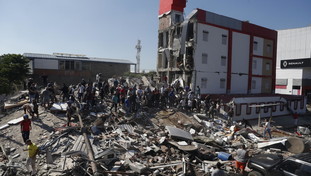 Terremoto in Colombia, decine di vittime sotto i palazzi crollati