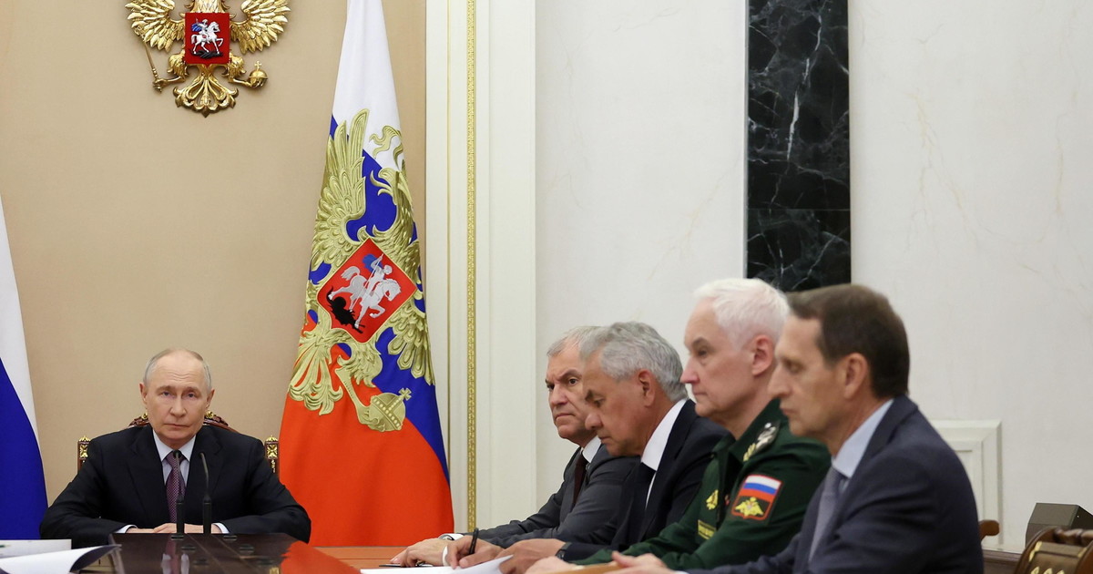 russia la corte suprema esclude il partito di opposizione represse le proteste fuori al tribunale da Iltempo.it russia la corte suprema esclude il partito di opposizione represse le proteste fuori al tribunale