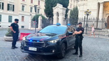 Cena con furto al Ghetto, inseguimento tra i tavoli. Fermati 14enni nordafricani
