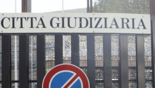Ammazzo tuo figlio, l'inchiesta sul racket delle occupazioni: aggressioni e minacce