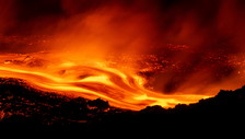 Eruzioni continue dell'Etna, aerei a terra e caos voli in Sicilia e non solo