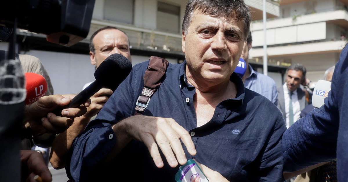 L'imbarazzante versione di Lavitola: Bomba per più scorta. E cerca di patteggiare
