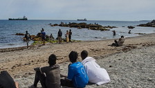 Sanchez nei guai, il Marocco minaccia lo stop alle estradizioni. Nuova invasione a Ceuta? Il tam tam social