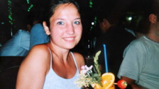Garlasco, parla la madre di Sempio: i dubbi sul Dna sotto le unghie di Chiara
