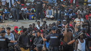 Sbarchi e immigrazione, Italia batte Spagna. Allerta massima a Ceuta