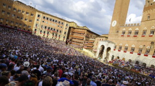 Palio di Siena, cosa c'è da sapere sulla Carriera dell'Assunta: contrade, rivalità, fantini...