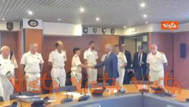 piantedosi visita sala operativa capitanerie di porto da Iltempo.it piantedosi visita sala operativa capitanerie di porto