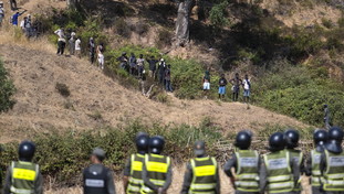 L'assalto annunciato a Ceuta: scontri tra i migranti e l'esercito marocchino