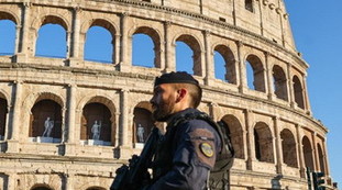 La linea dura paga: meno reati e pi&ugrave; rimpatri, cos&igrave; si vince la sfida sicurezza