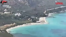 Sardegna, 18enne sul Sup travolta da una barca di migranti. Arrestato lo scafista