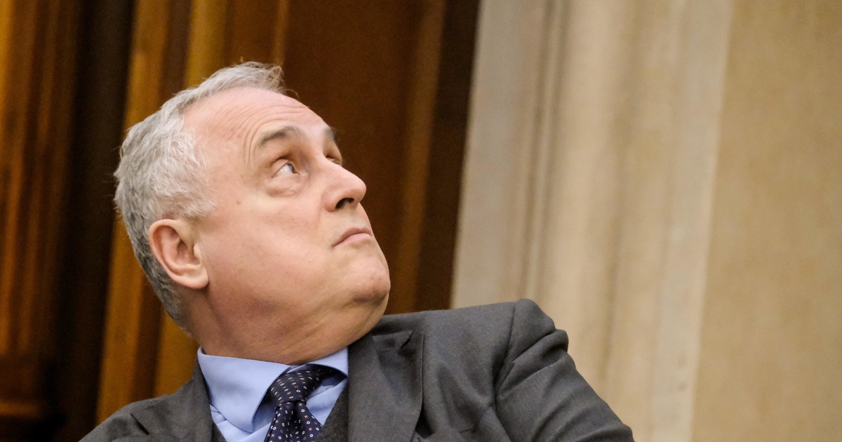 lotito solo nel bunker lazio profondo rosso da Iltempo.it lotito solo nel bunker lazio profondo rosso