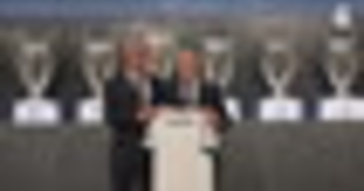 Il Real Madrid presenta ufficialmente José Mourinho come allenatore