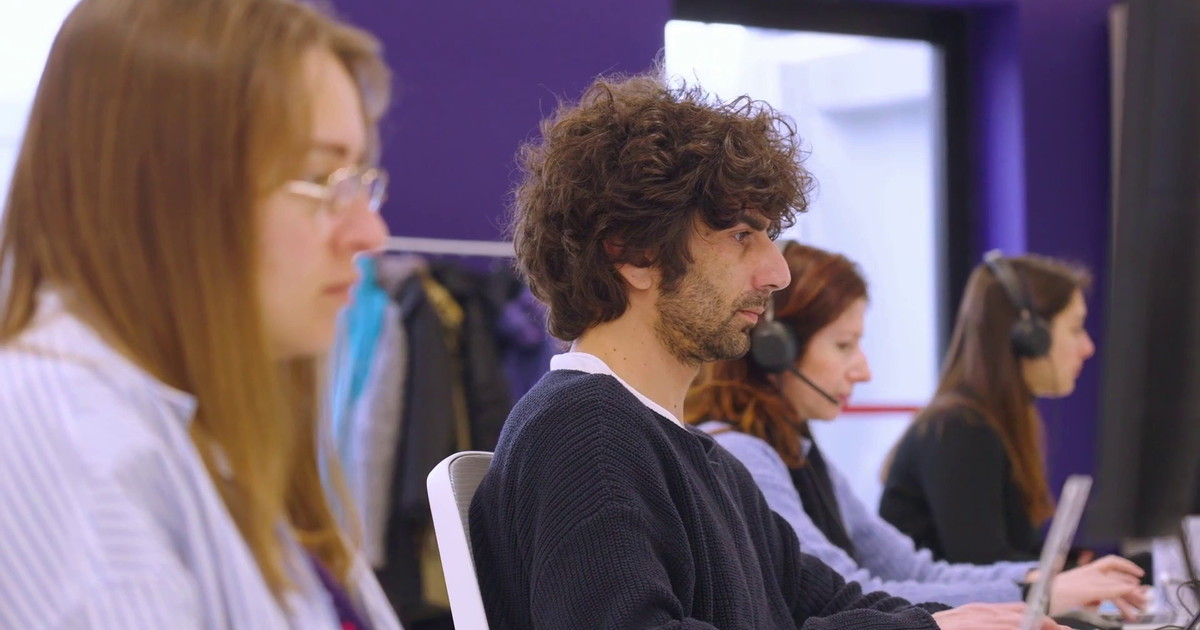 Imprese, cresce la corsa all'IA ma mancano le professionalità