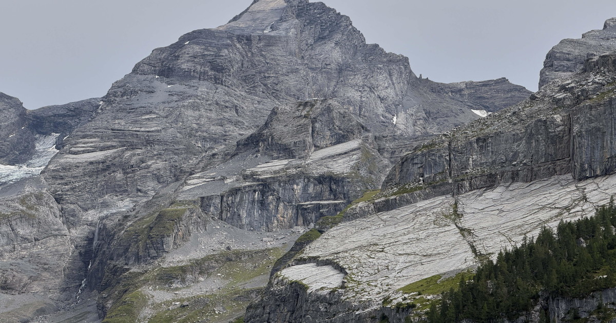 svizzera il ghiacciaio si scioglie e restituisce i corpi di due alpinisti scomparsi da Iltempo.it svizzera il ghiacciaio si scioglie e restituisce i corpi di due alpinisti scomparsi