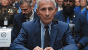 Documenti pilotati in cambio di regali, l'ex consigliere di Fauci si dichiara colpevole