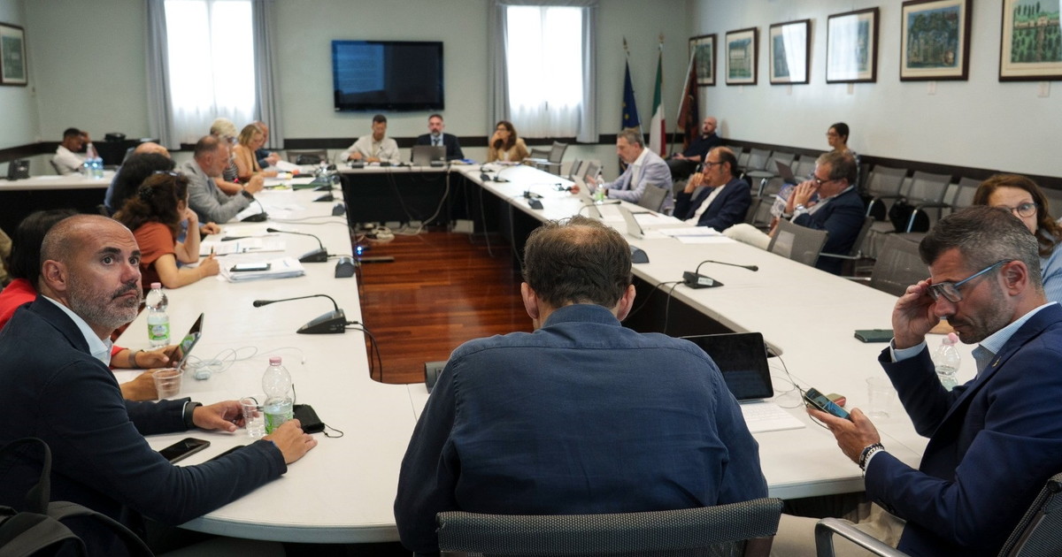 Comunicato Stampa: CRV Terza commissione, ok a pda n. 14 sull Comunicato Stampa: CRV Terza commissione, ok a pda n. 14 sull