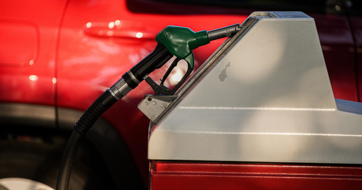 carburanti i prezzi alla pompa continuano a salire oltre 2 euro al litro da Iltempo.it carburanti i prezzi alla pompa continuano a salire oltre 2 euro al litro