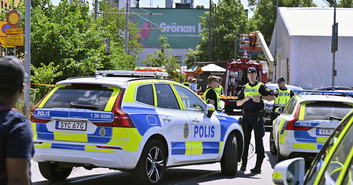 svezia panico a scuola entra e attacca le persone con la spada fermato da Iltempo.it svezia panico a scuola entra e attacca le persone con la spada fermato