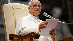 Quelle cene dei conservatori a casa del cardinale Burke che scelsero Prevost e bocciarono Parolin