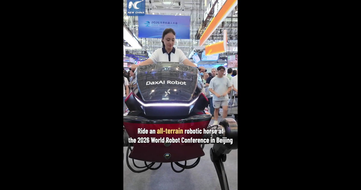 Cina, cavallo robot per carichi pesanti presentato alla World Robot Conference