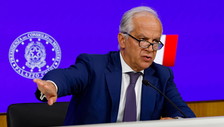 Schengen e dublinanti, Piantedosi smonta la sinistra: Propaganda. Solo tre persone in due mesi